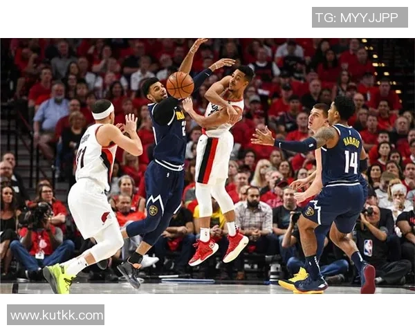 火箭队与开拓者激战正酣12月12日精彩比分回顾与分析