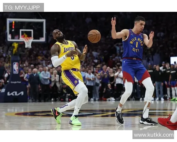 西部决赛第三场湖人与掘金的激烈对决精彩回顾与分析